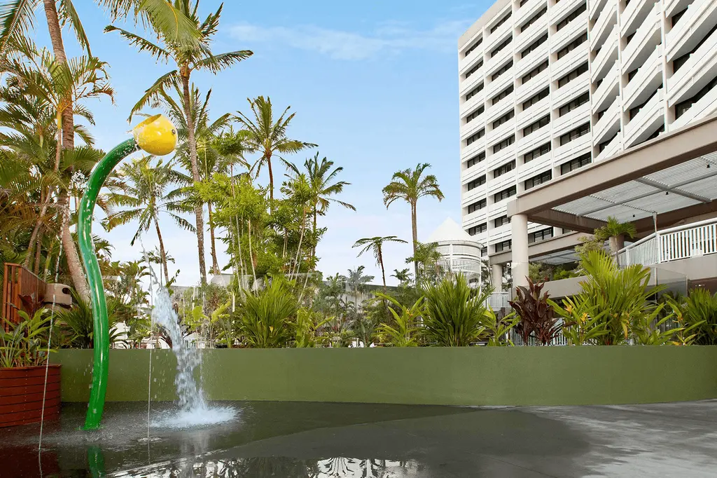 Rydges Esplanade Resort Cairns image 6