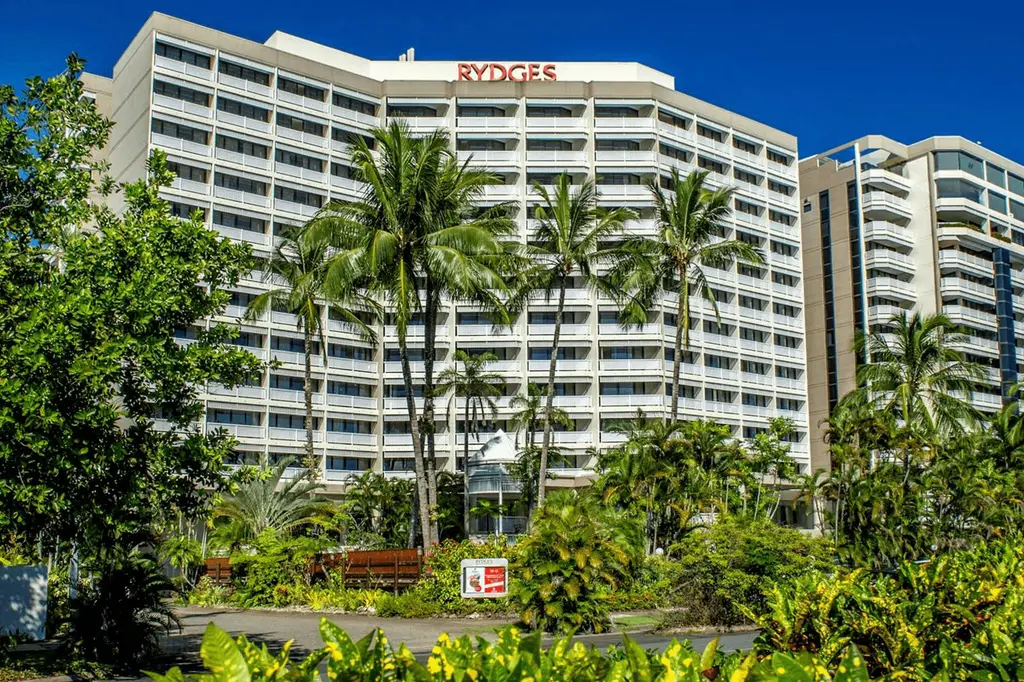 Rydges Esplanade Resort Cairns image 2
